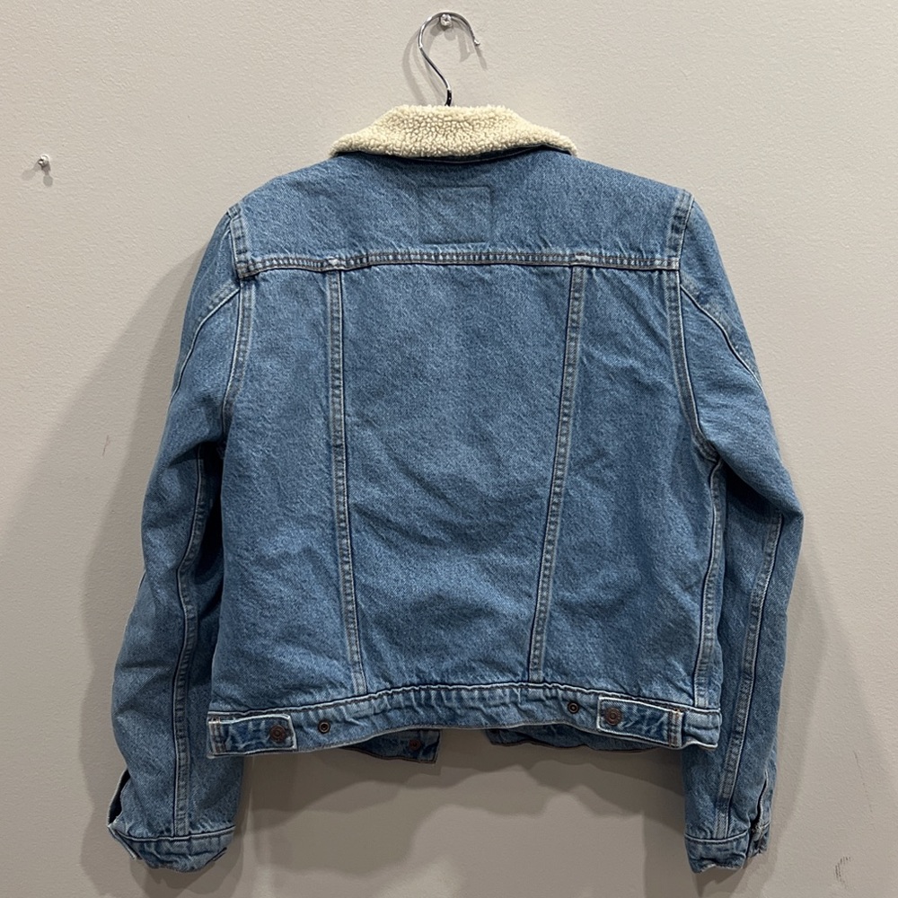 FUR LINED LEVI JEAN JACKET. Size: CHILDRENS LARGE - Picture 2 of 3